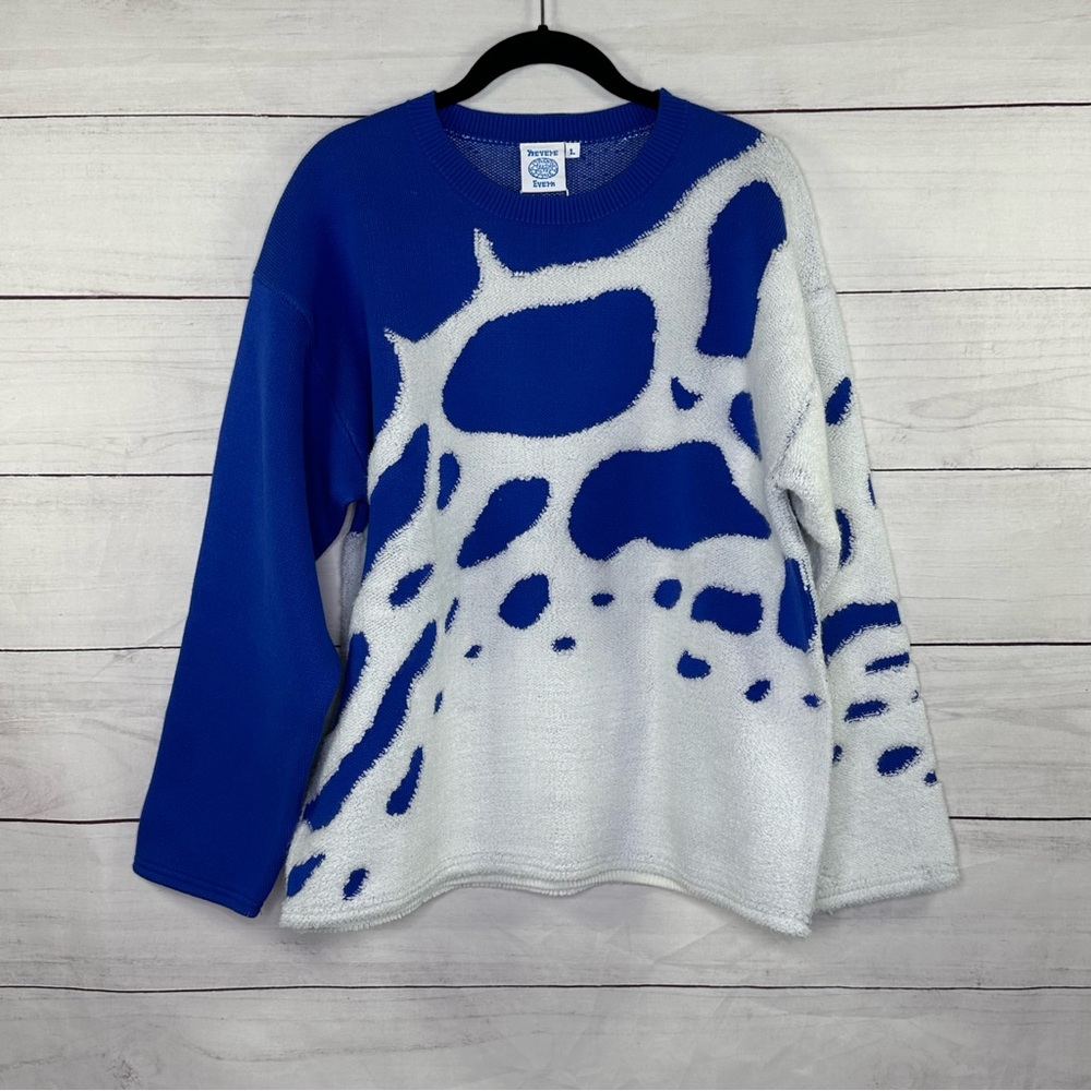NWT Young Chickenpox Blue White Cuffless Wave Sweater Size L